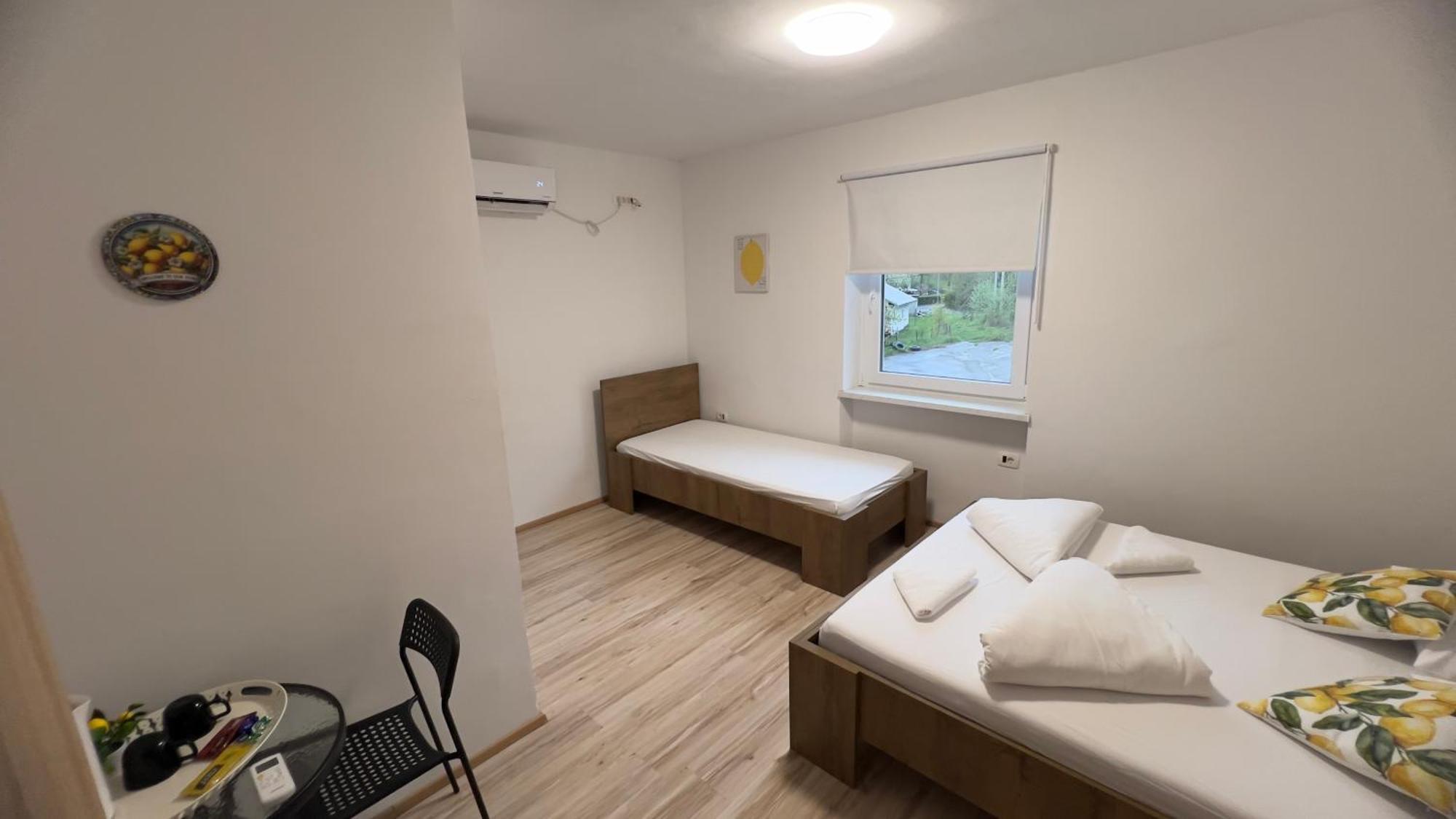 Hotel Lemonwood House Postojna Exterior foto