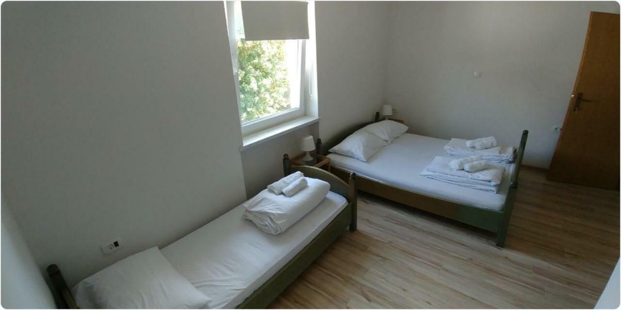 Hotel Lemonwood House Postojna Exterior foto